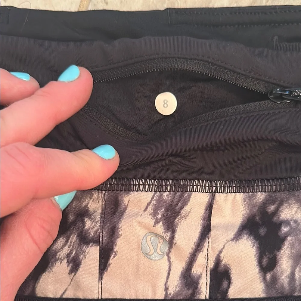 Lululemon Size 8 Run Skirt - Picture 4 of 4